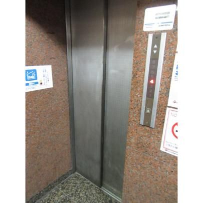 【建物外観】　エレベーターあります