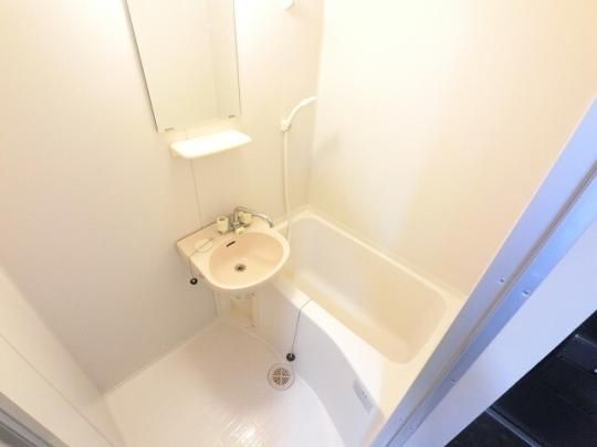 �y���̑��z�@�o�X�^�V�����[