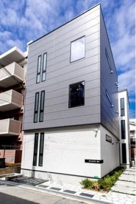 SELENITE�˖{ �O�ώʐ^